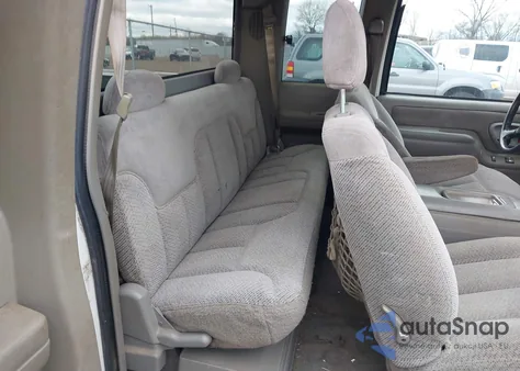 1998 Chevrolet C1500 Fleetside z USA, uszkodzony, nr VIN 2GCEC19R9W1113298